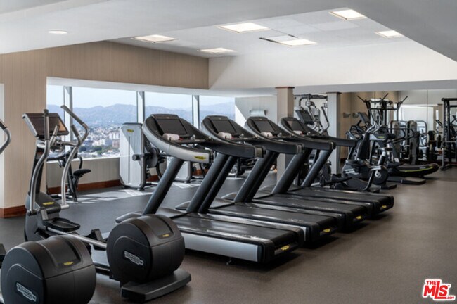Foto del edificio - 900 W Olympic Blvd