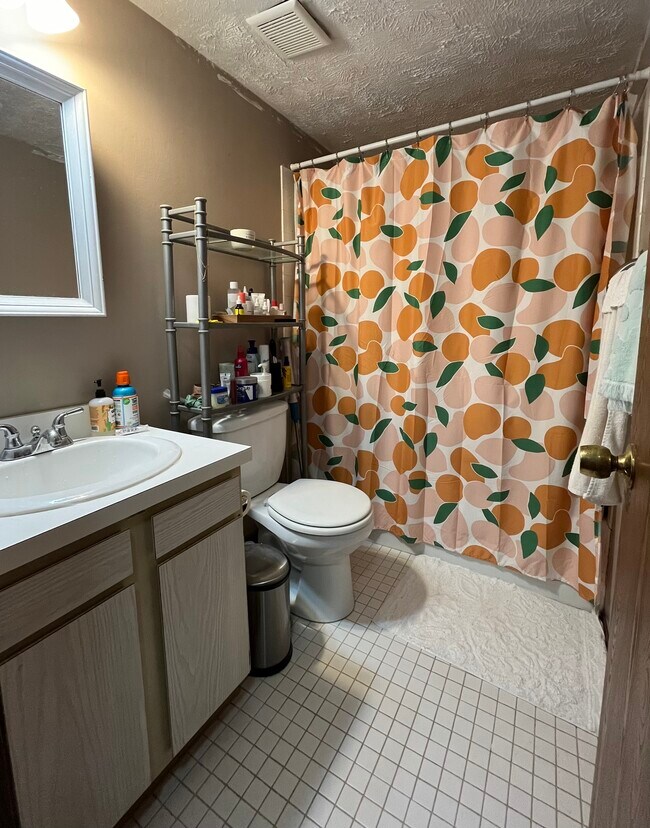 Building Photo - 1544 Cedarwood Dr