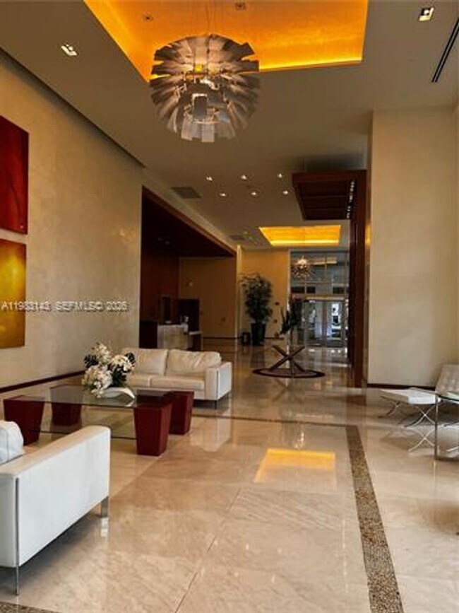 Building Photo - 1060 Brickell Ave