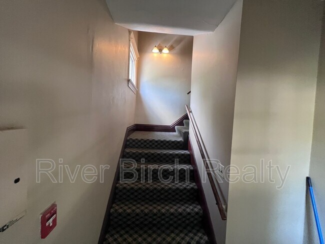 Foto del edificio - 457 W Lawrence Ave