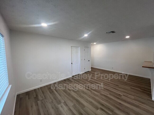 Foto del edificio - 66435 5th St