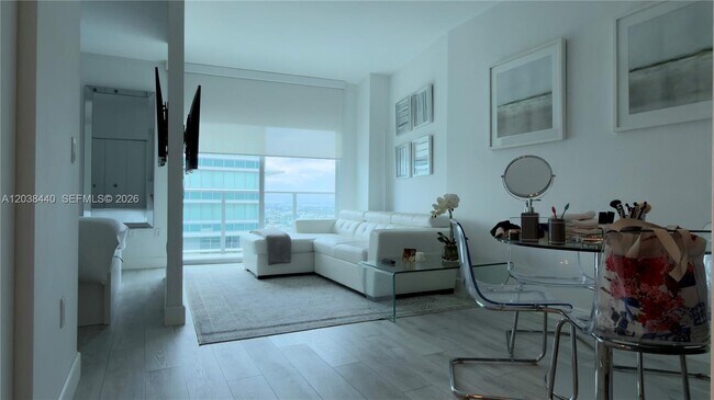 Building Photo - 1100 S Miami Ave