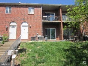 Building Photo - 1850 E Cornwall St