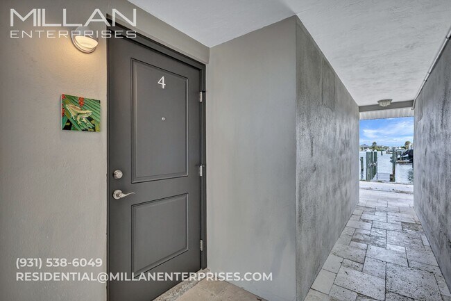 Foto del edificio - 325 Capri Blvd
