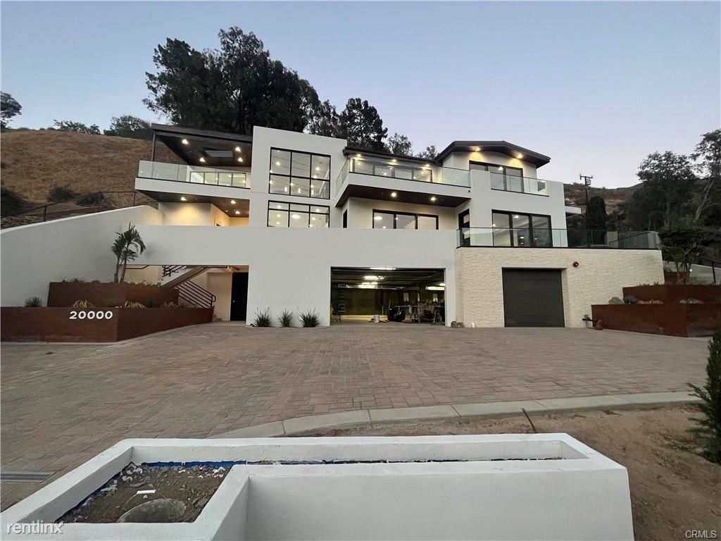 Primary Photo - 1 br, 1 bath Condo - 20000 Laguna Canyon R...