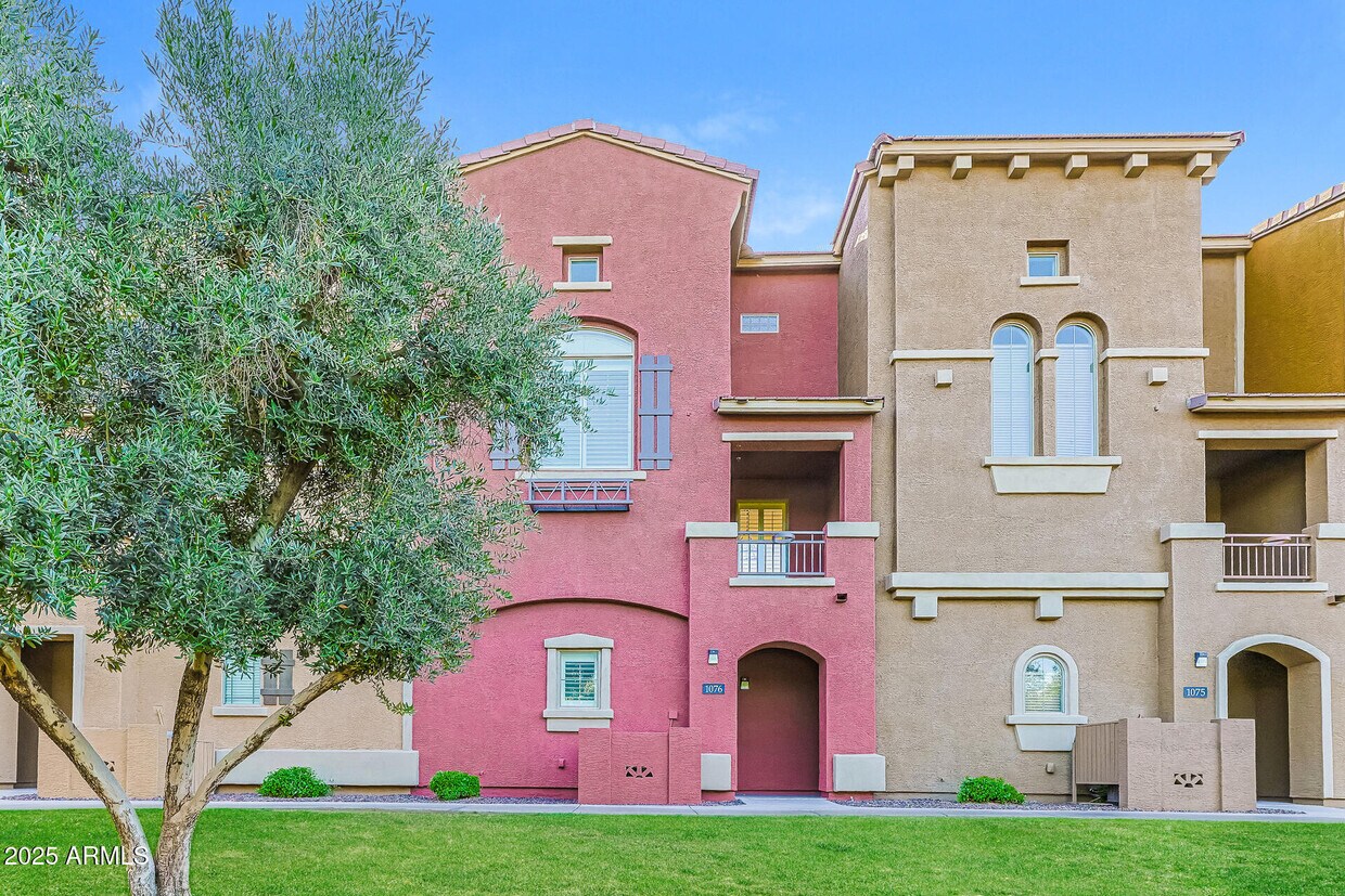 Foto principal - 900 S 94th St