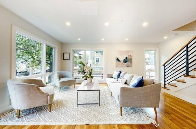 Living Room - 58 Lincoln St