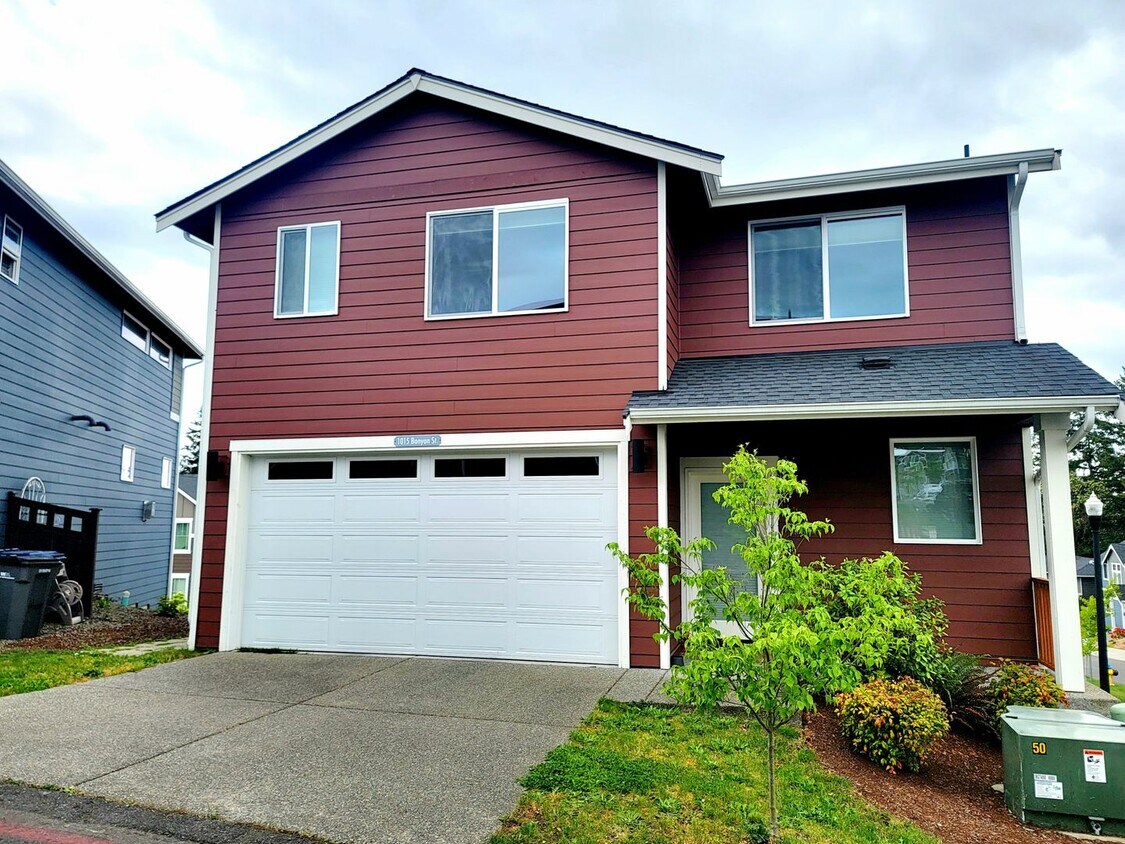 Primary Photo - Bright and spacious 3 bed in a convenient ...