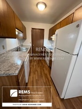 Building Photo - 544 E Slifer St