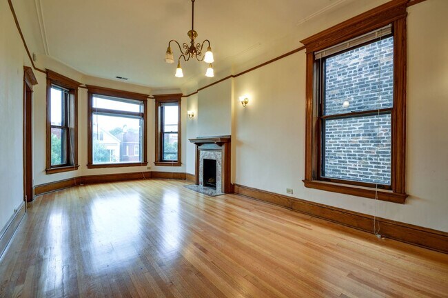 Foto del edificio - 925 W Newport Ave