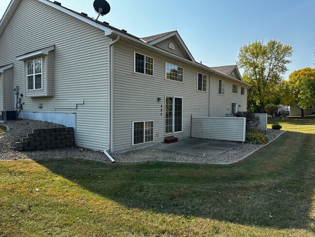Foto del edificio - 402 Creekside Dr