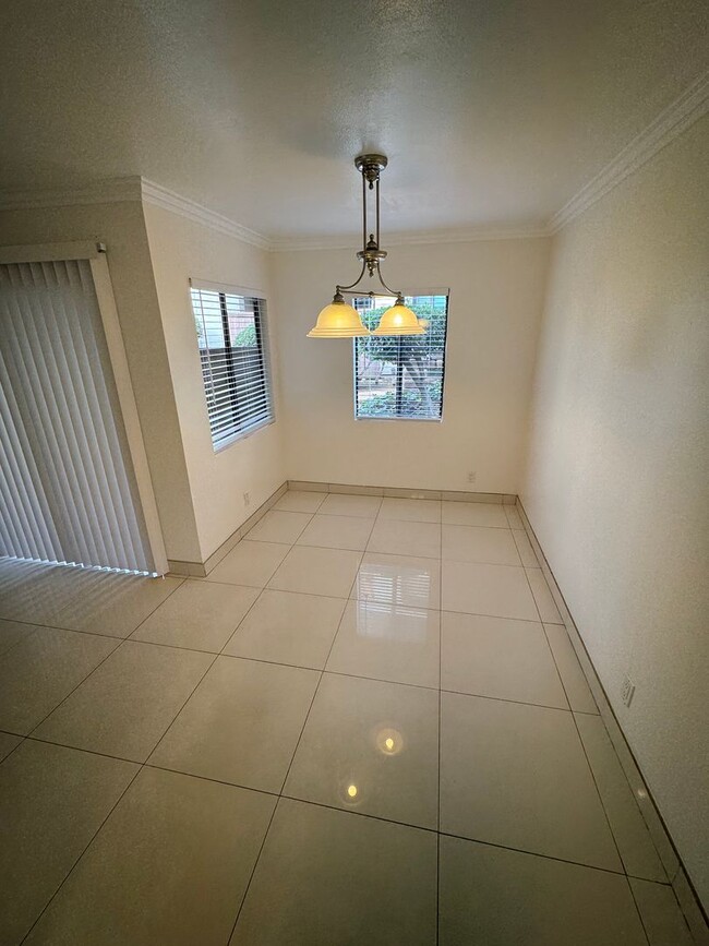 Foto del edificio - Newly Remodeled 2 Bedroom 2 Bath Condo in Chula Vista - $2700 a month
