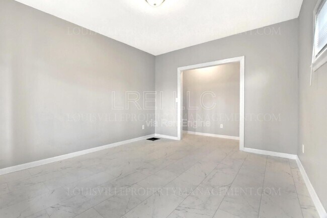 Foto del edificio - 4141 W Market St