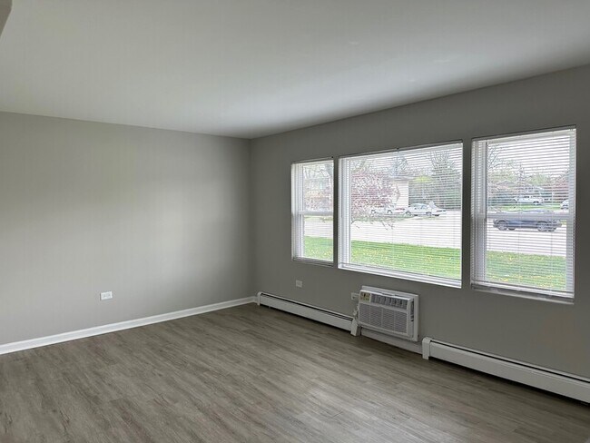 Building Photo - 8424 W 87th St