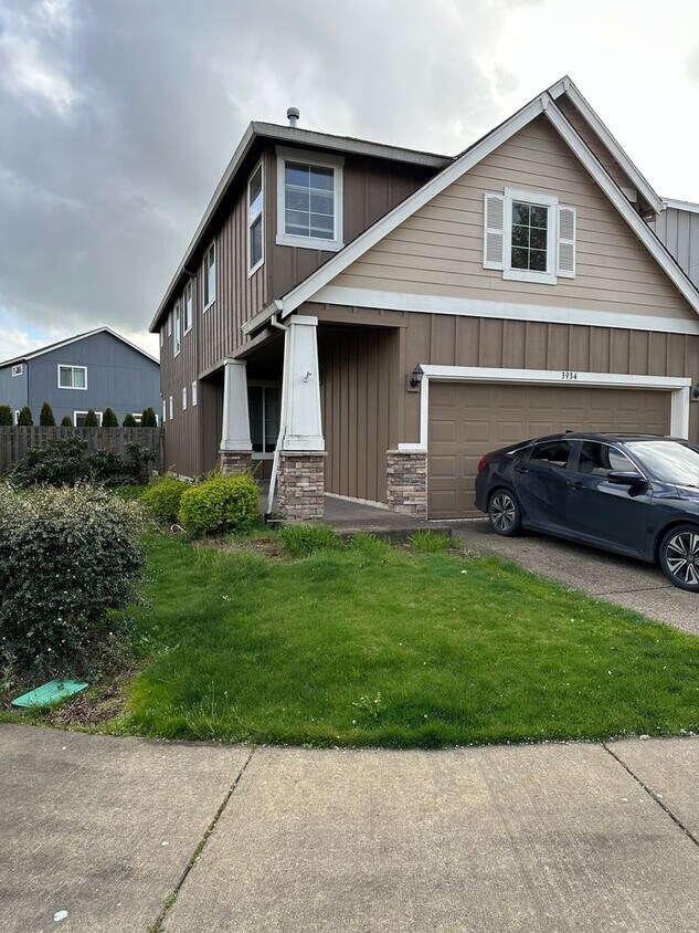 Primary Photo - 5 bedroom single family house