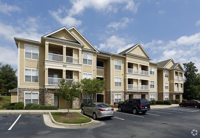 Building Photo - Greystone at Widewaters