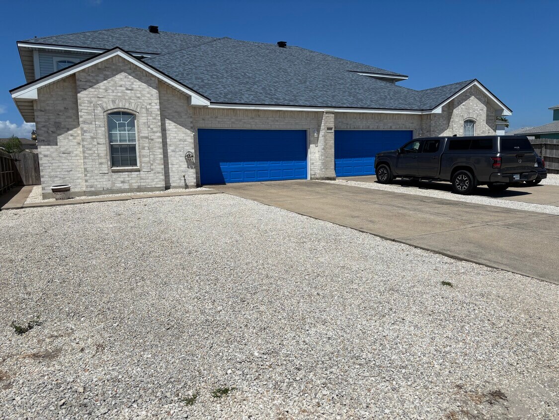 Foto principal - 15505 Palmira Ave