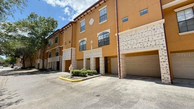 Building Photo - 6133 Metrowest Blvd