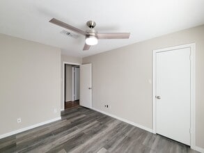 Building Photo - 2220 Bering Dr