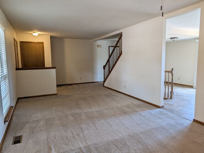Building Photo - 3028 Deliverance Dr