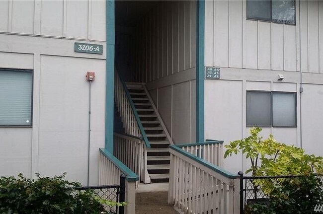 Foto del edificio - 3206 Pine Rd NE