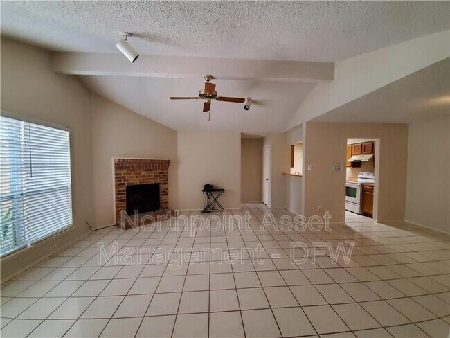 Building Photo - 3015 Oak Ridge Pl