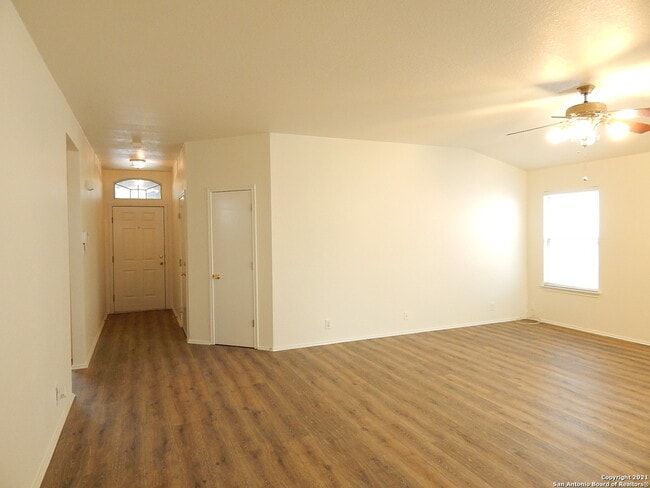 Building Photo - 559 Granite Cliff