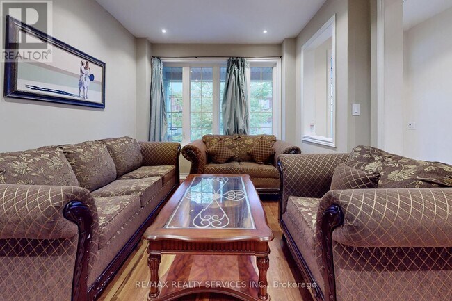 Photo du bâtiment - 41 Amaranth Crescent