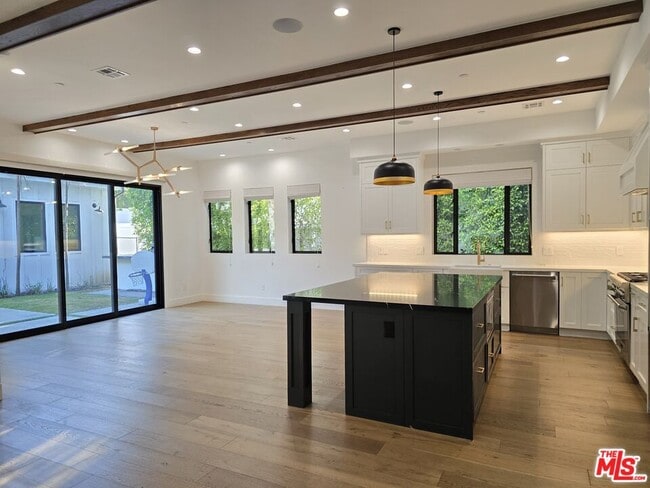 Building Photo - 18026 Valley Vista Blvd