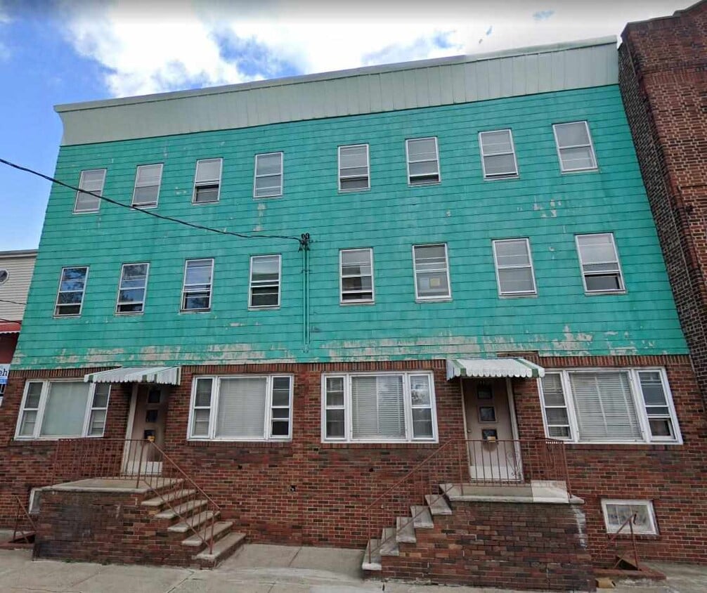 86 Sherman Ave Unit 3, Jersey City, NJ 07307 Condo for Rent in Jersey