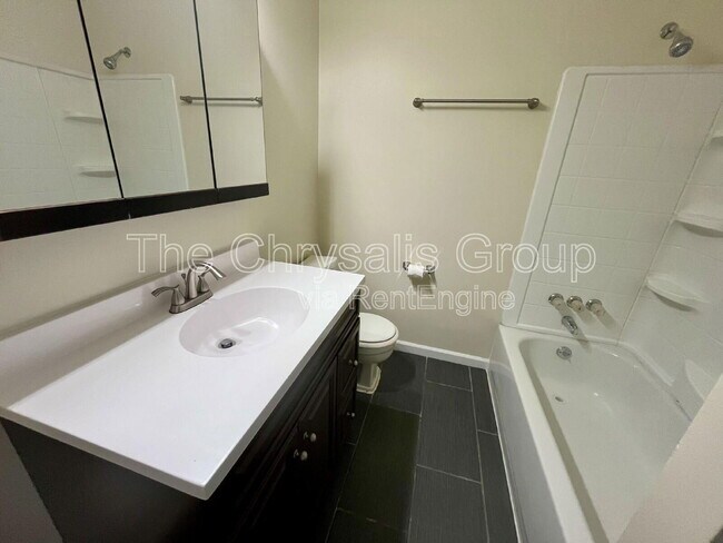 Foto del edificio - 606 E McKinley Rd