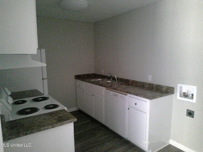 Building Photo - 433 Meadowlark Dr