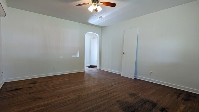 Foto del edificio - 515 S Willow Ave