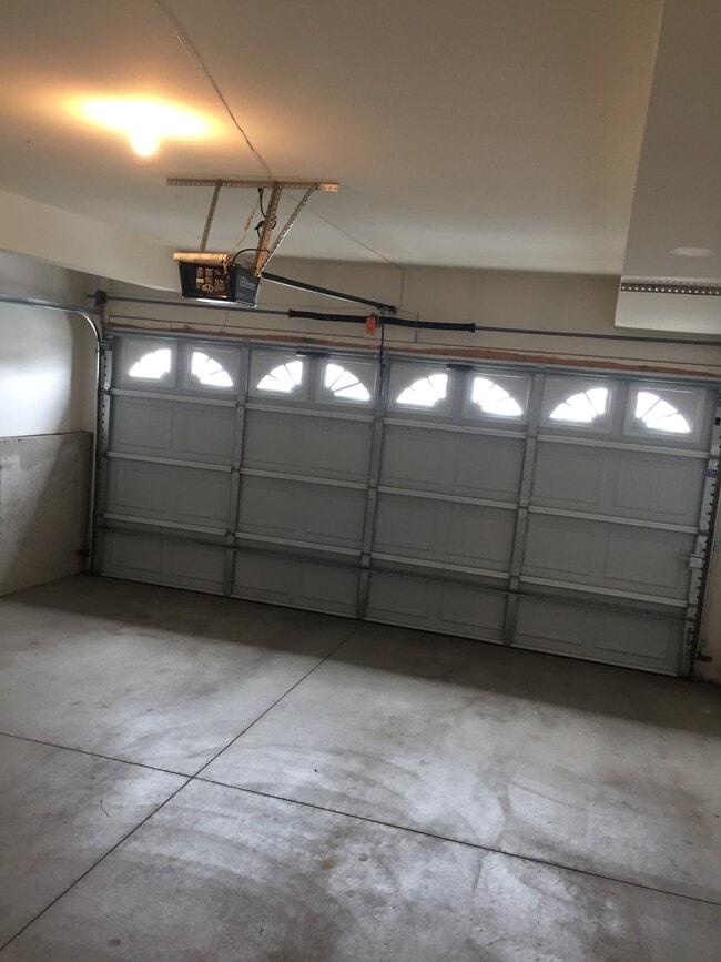 Building Photo - 1123 Ridge Creek Cir