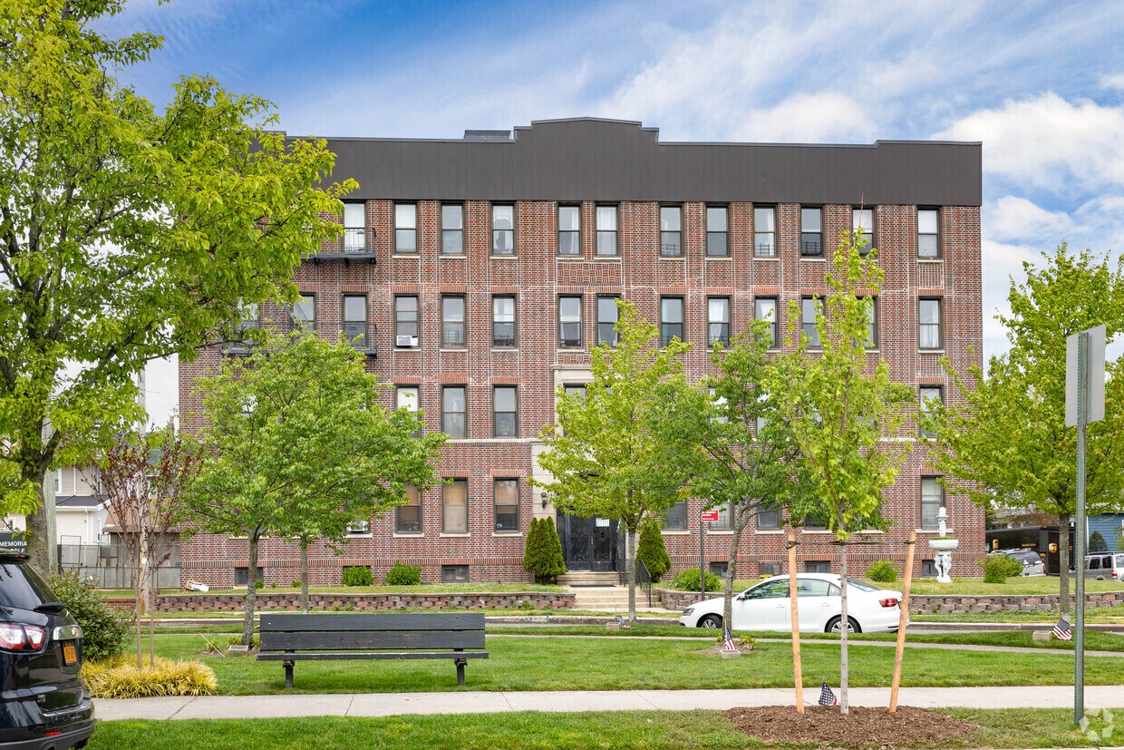 Foto del edificio - 12010 Rockaway Beach Blvd