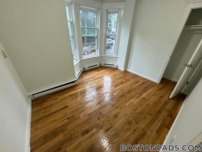 Foto del edificio - 506 E Broadway