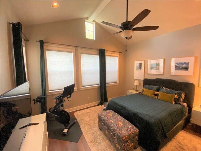 Foto del edificio - 926 E 54th St