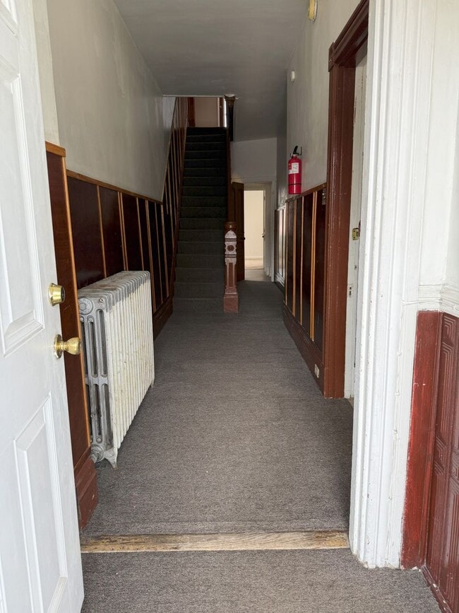 Building Photo - 374 Meyran Ave