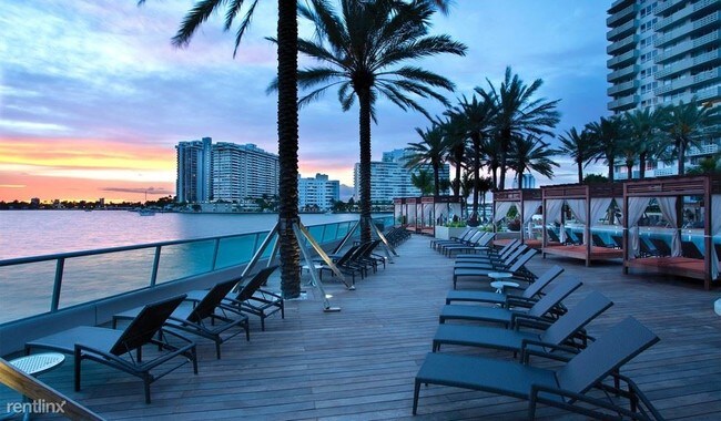 Foto del edificio - 1550 Bay Dr