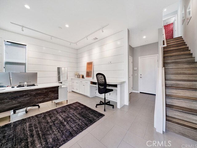 Building Photo - 604 Malibu