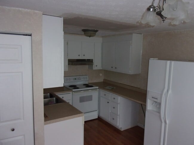 Building Photo - 4630A COX DR