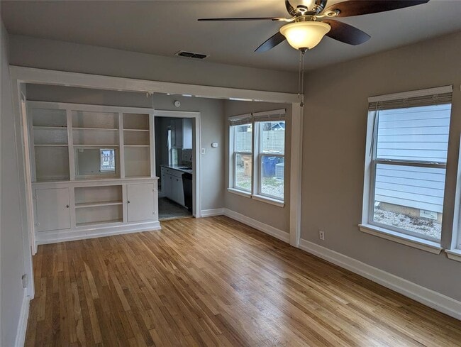 Building Photo - 4526 Avenue H