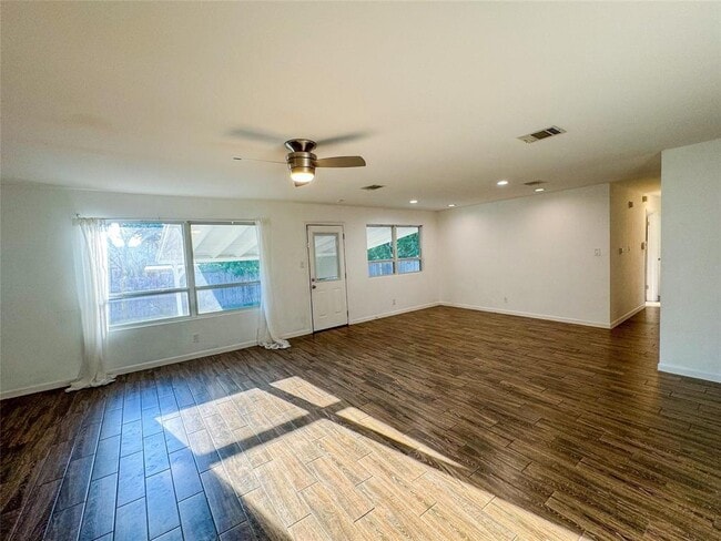Building Photo - 6404 Woodhue Dr