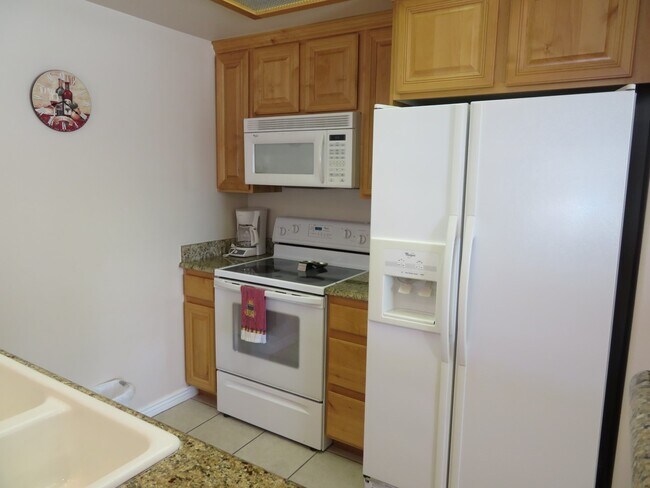 Kitchen - 405 Paradise Pky