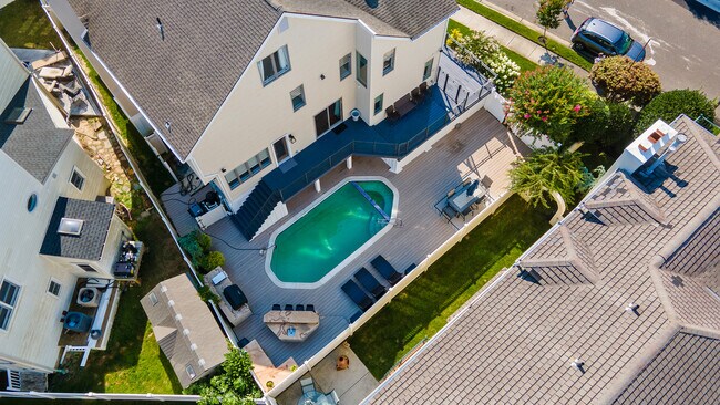 Foto del edificio - 7600 Bayshore Dr