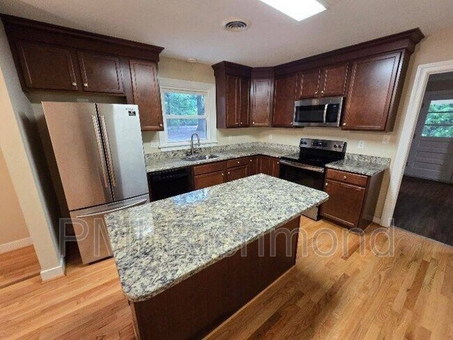 Foto del edificio - 4410 Cascade St