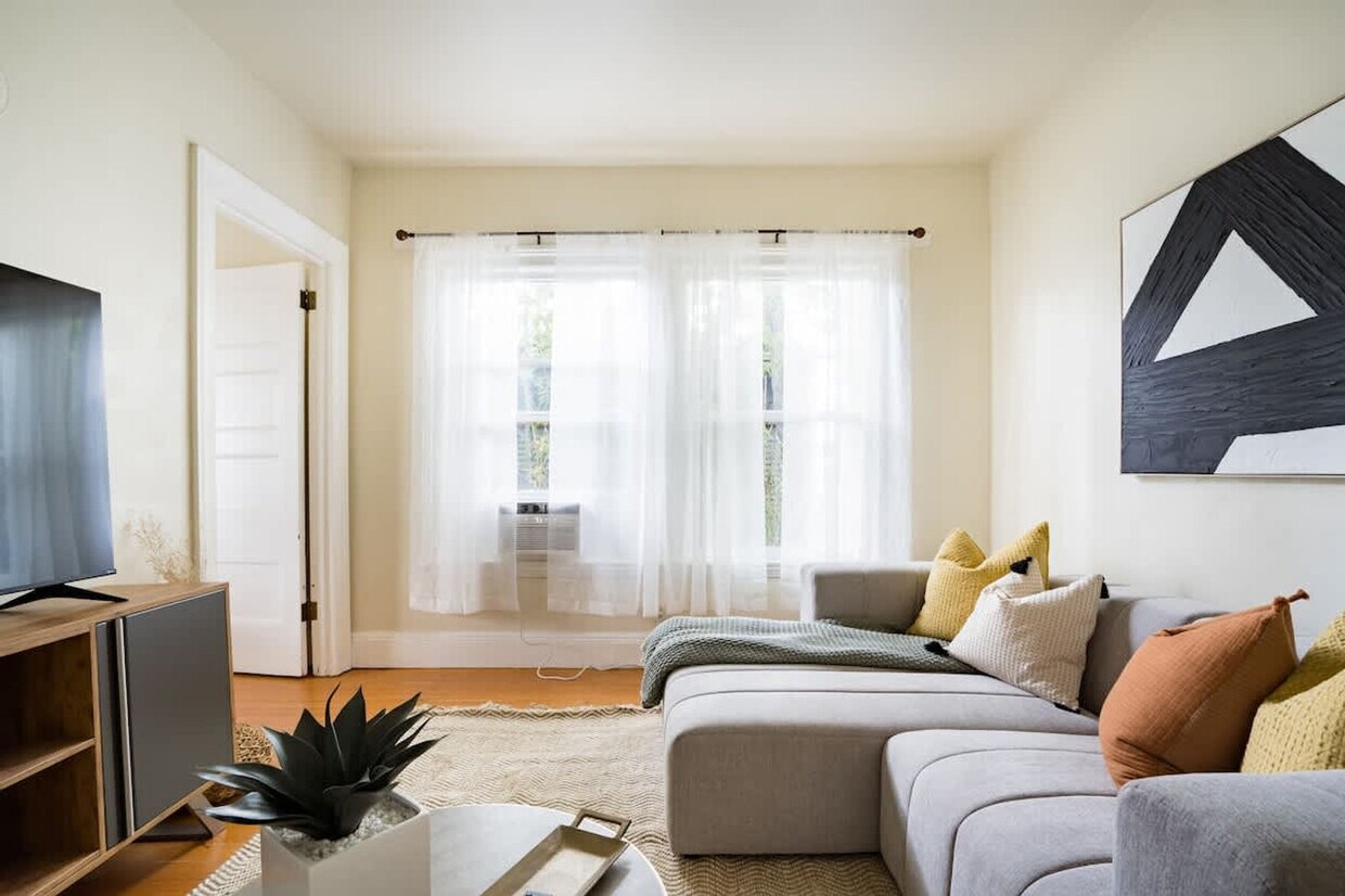 Foto principal - 2015 NW 21st Ave