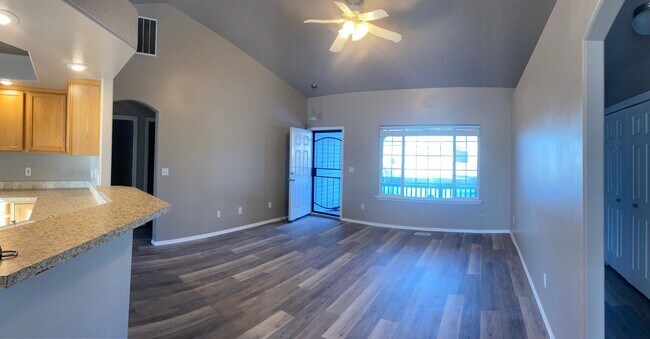 Building Photo - Nice Home In Valllivue School District