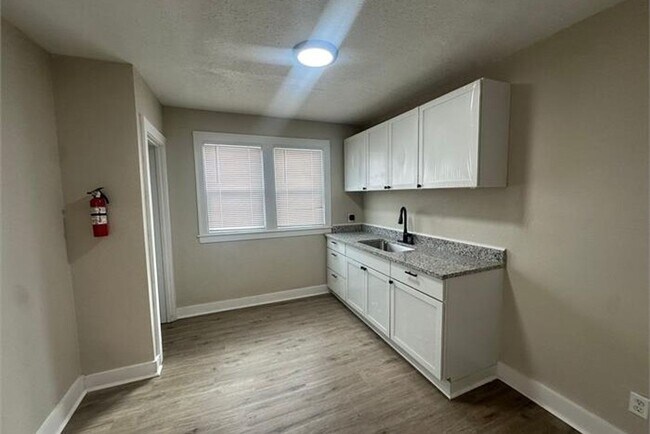 Foto del edificio - Fully Renovated 3-Bedroom Home – Move-In R...