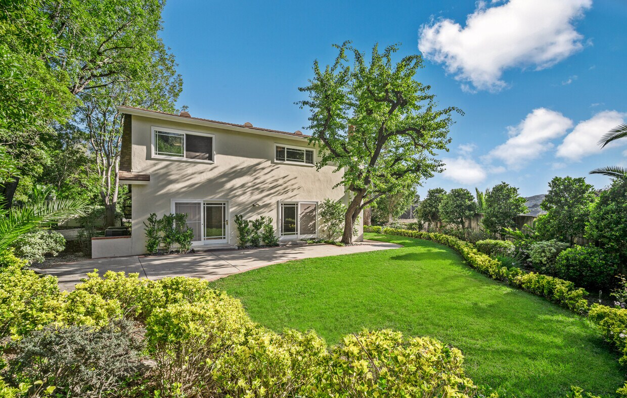 1758 Clear View Dr, Beverly Hills, CA 90210 House Rental in Beverly